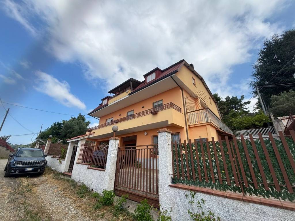 Villa a Lamezia terme in Via Pasquale Stancati - Foto 2