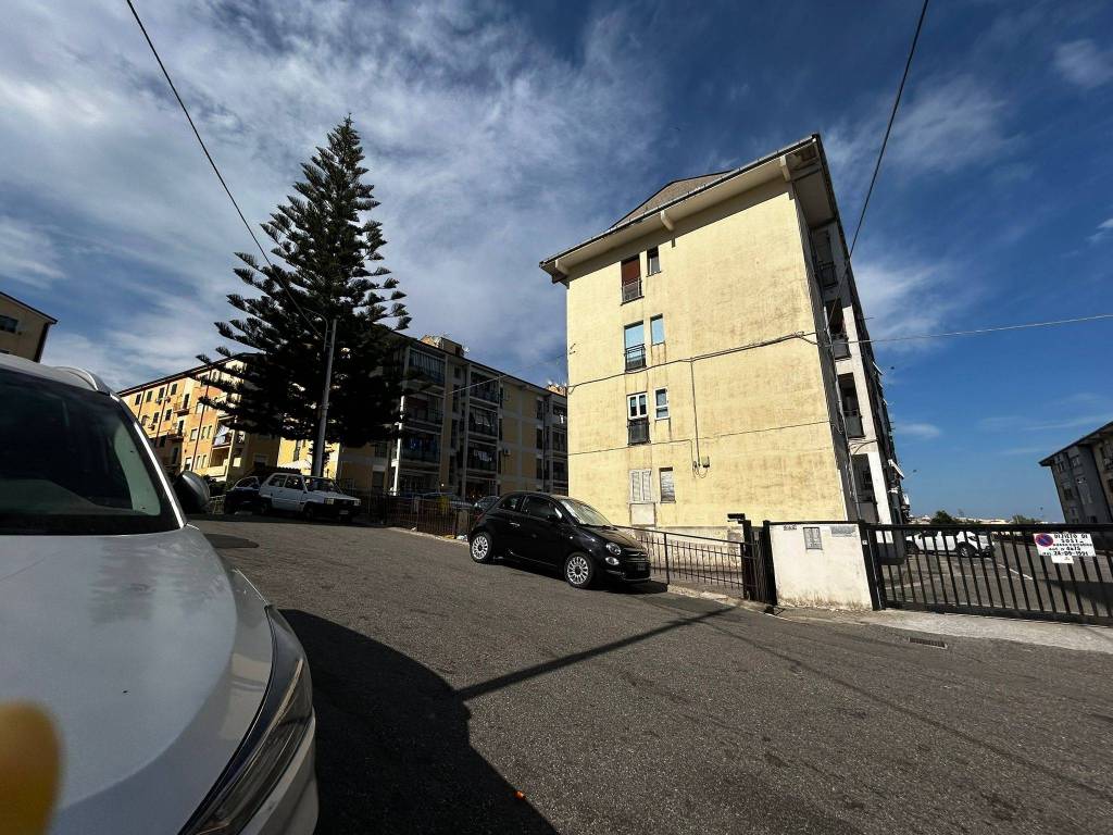 Appartamento a Catanzaro in Via Giovanni Paolo Parisio, 4 - Foto 2