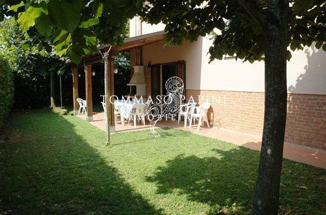 Villa a Pietrasanta in Via Torino, 65 - Foto 2
