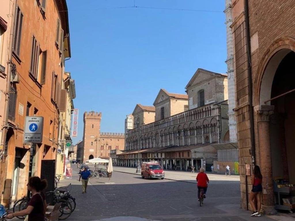 Appartamento a Ferrara in Via Giuseppe Mazzini, 8 - Foto 2