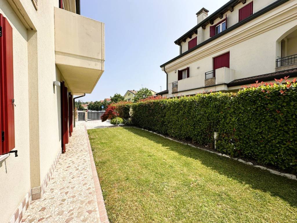 Villa a Noventa padovana in Via Cesare Battisti - Foto 2
