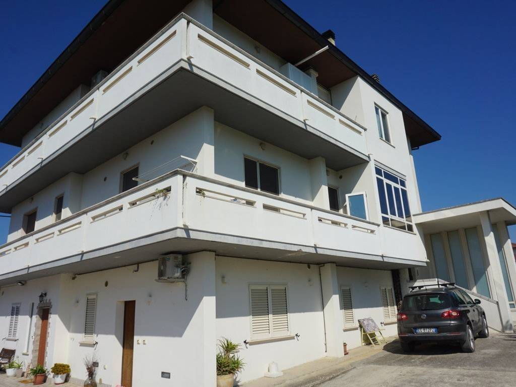 Appartamento a Colonnella in Via Riomoro - Foto 2