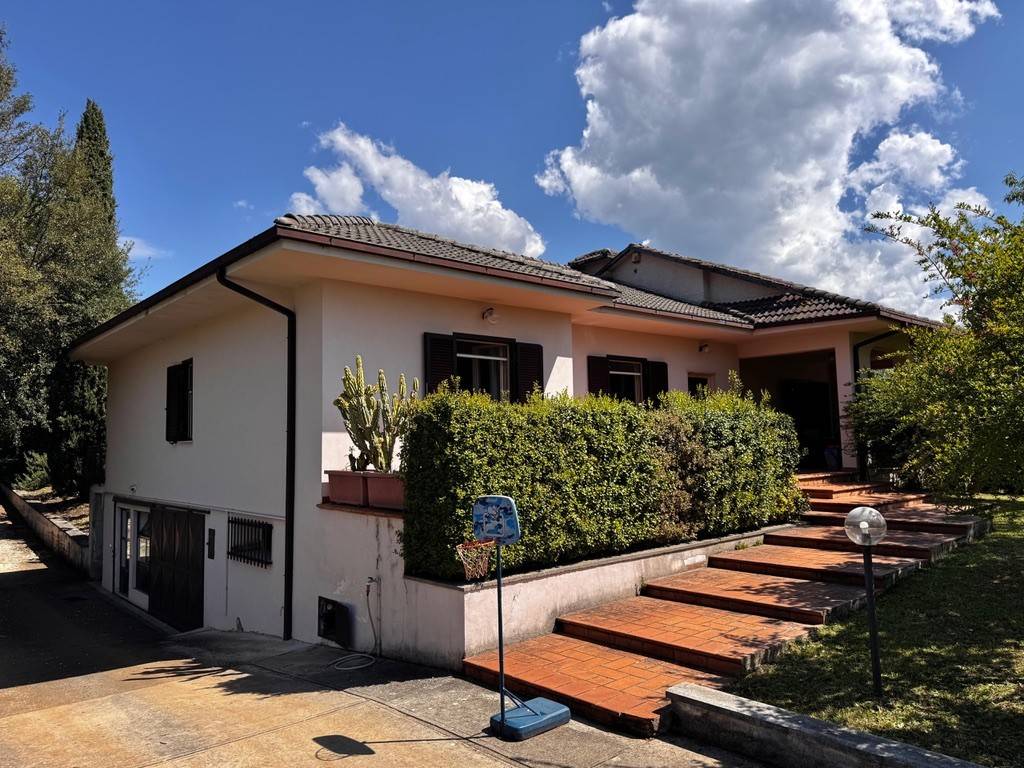 Villa a Alatri in Via Latina, 49 - Foto 2