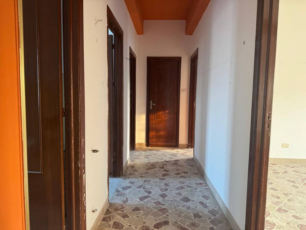 Appartamento a Caltanissetta in Piazza Calatafimi, 3 - Foto 2