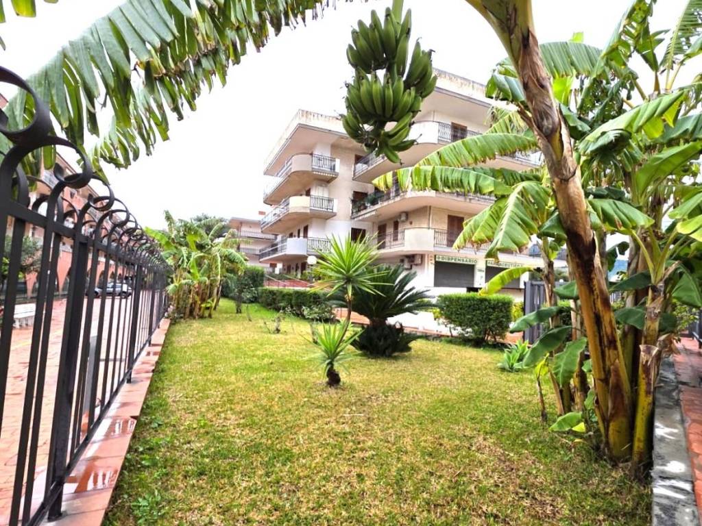 Appartamento a Giardini-naxos in Viale Jannuzzo - Foto 4