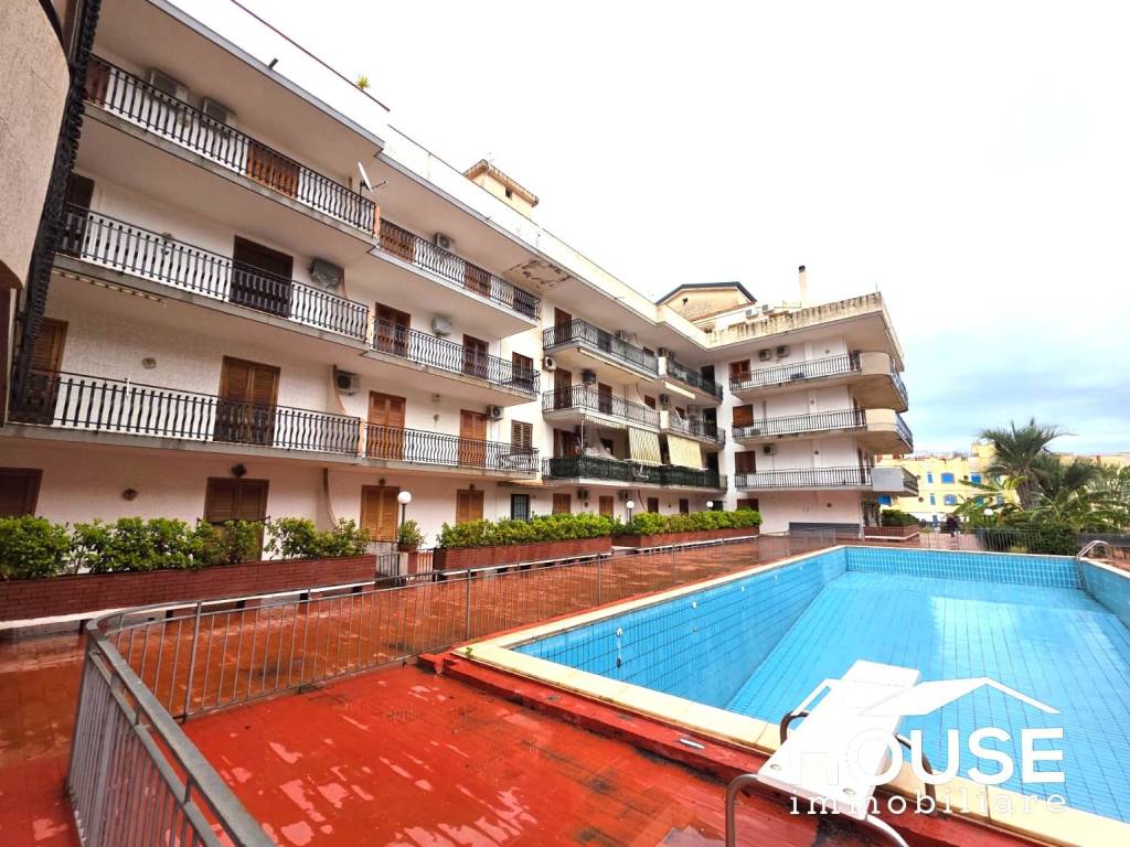 Appartamento a Giardini-naxos in Viale Jannuzzo - Foto 5