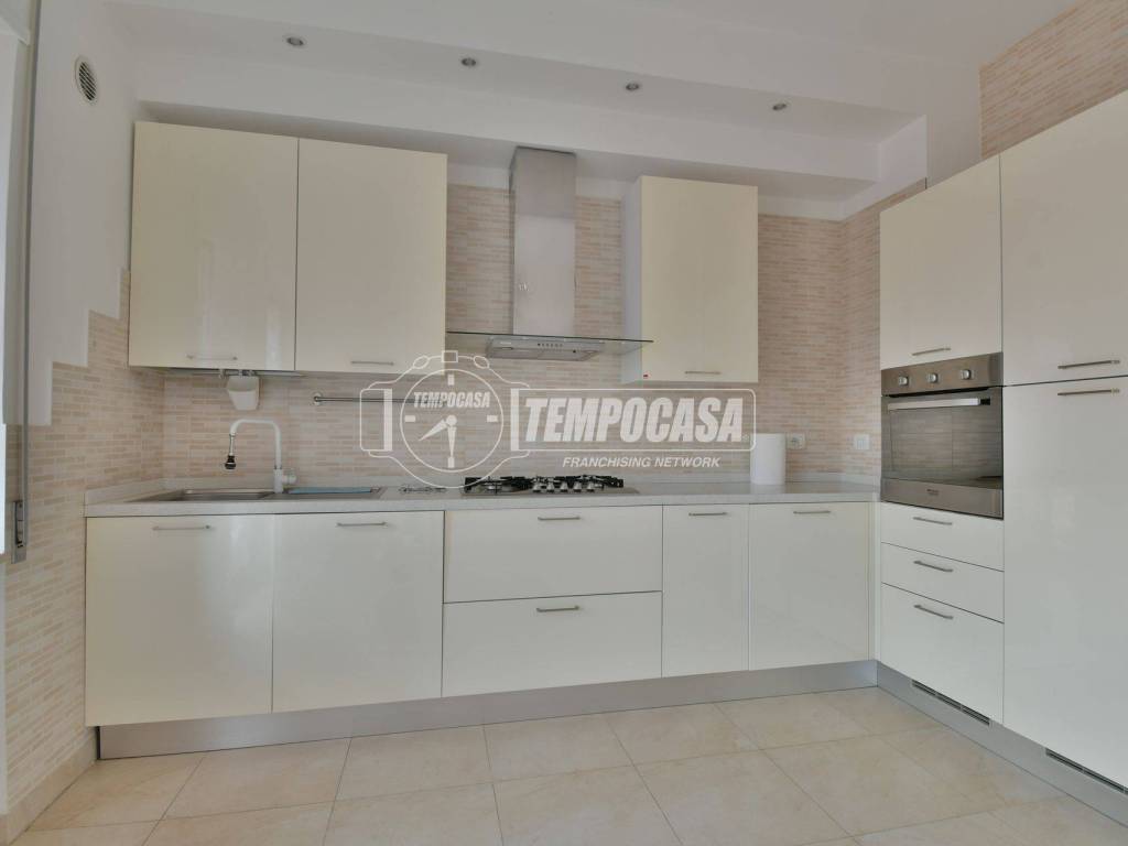Appartamento a Ascoli piceno in Via Luigi Merli - Foto 4