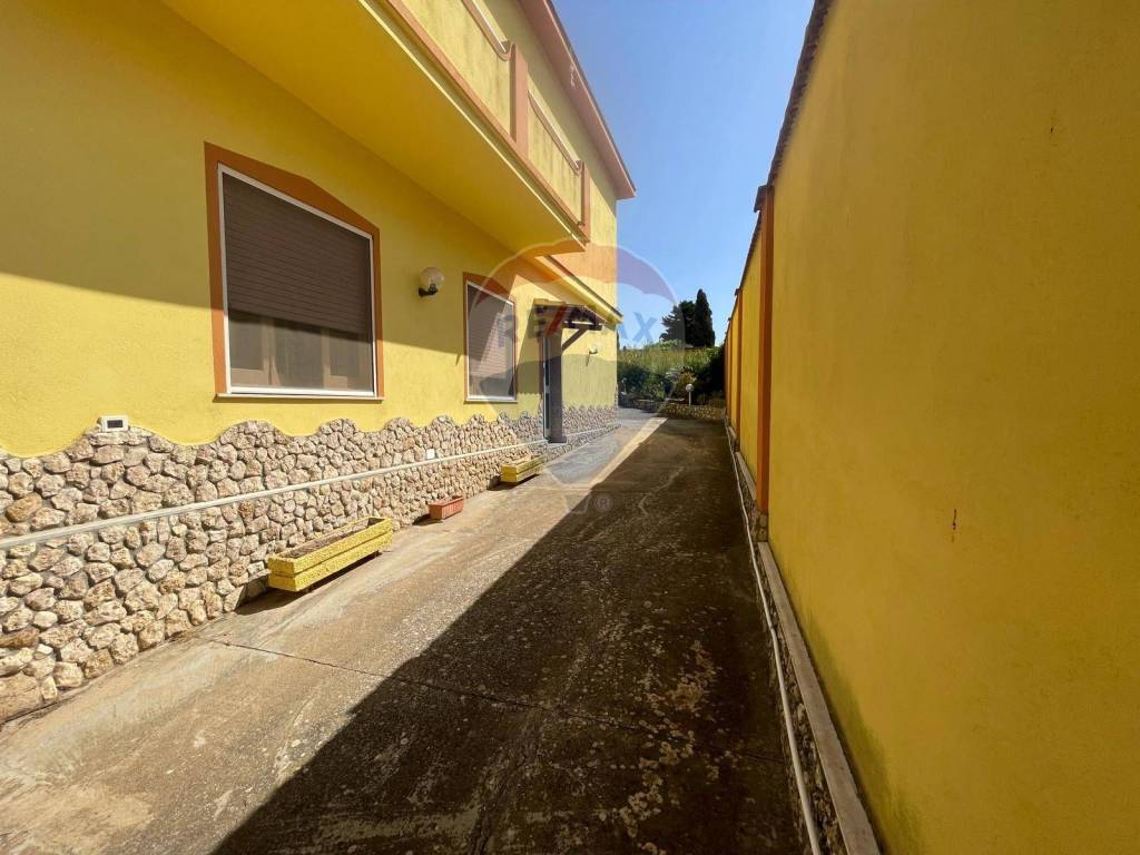Casa indipendente a Serrenti in via Santa Barbara, 128 - Foto 2