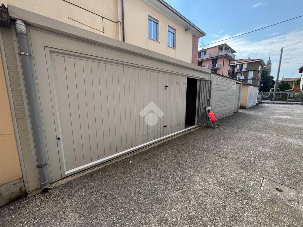 Box / garage a Osio sotto in Via A. Nosari, 38 - Foto 2