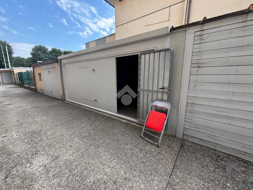 Box / garage a Osio sotto in Via A. Nosari, 38 - Foto 3
