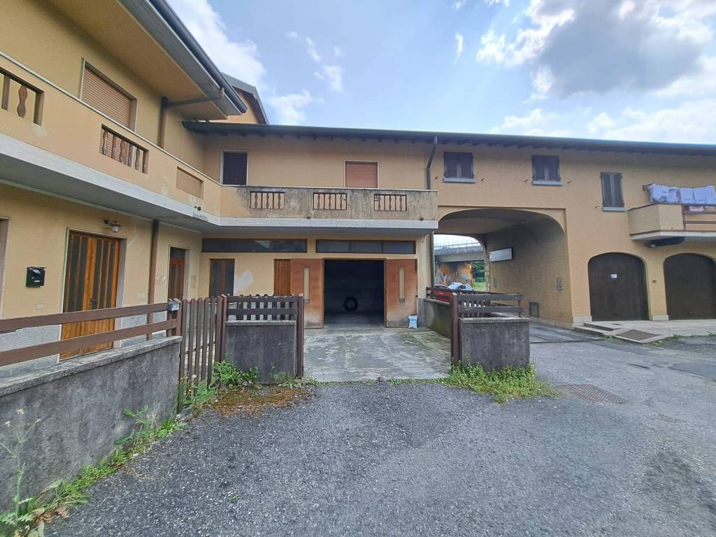 Palazzo / stabile a Bergamo in Via Per Curnasco - Foto 2