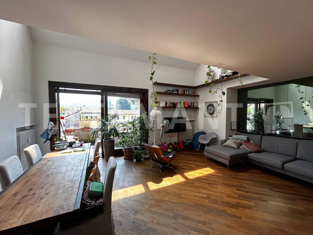 Appartamento a Como in Via Cinque Giornate, 61 - Foto 3