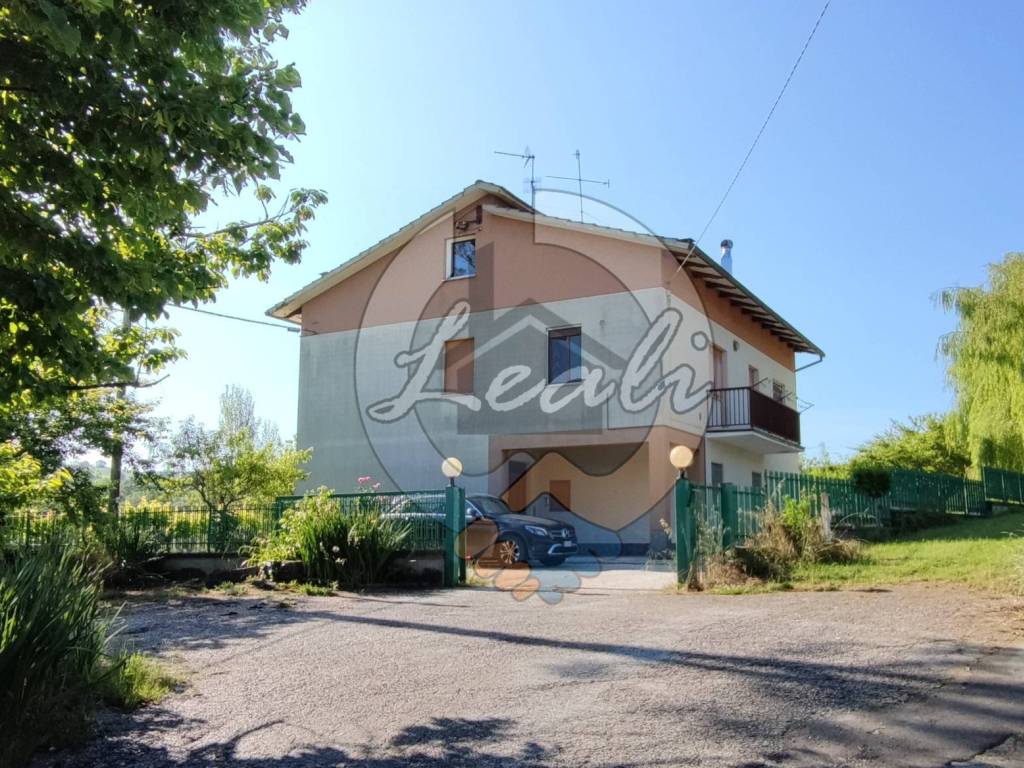 Appartamento a Tolentino in C.DA SAN ROCCO, 2 - Foto 2