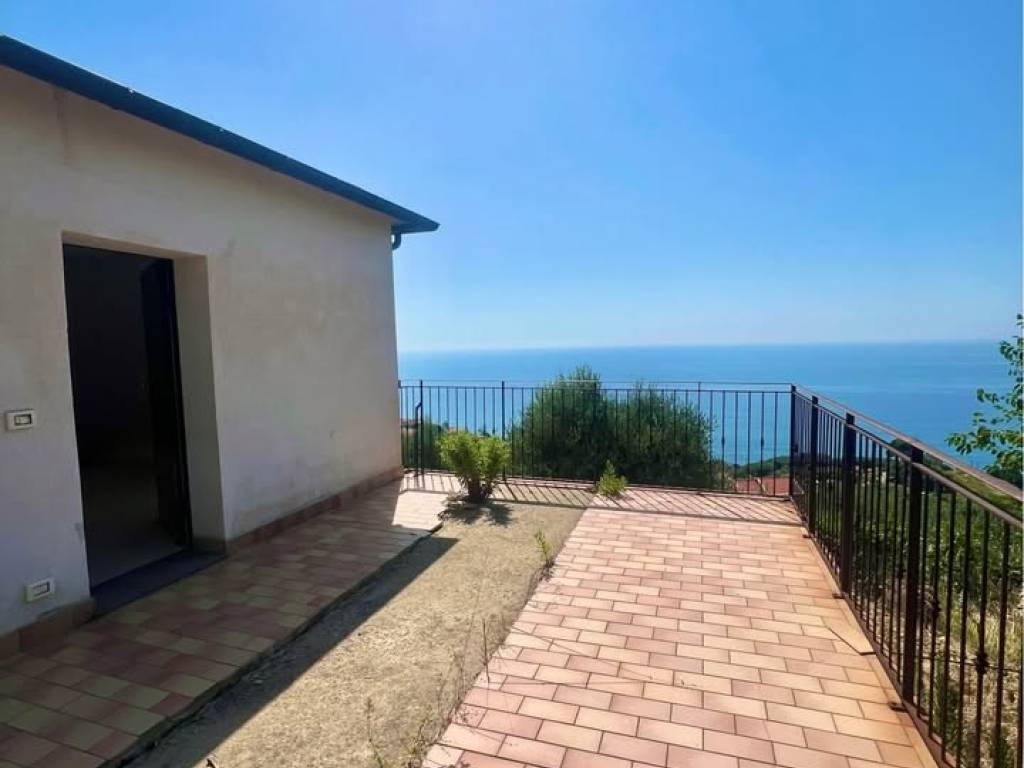Villa a Cipressa in Regione Leschea - Foto 4