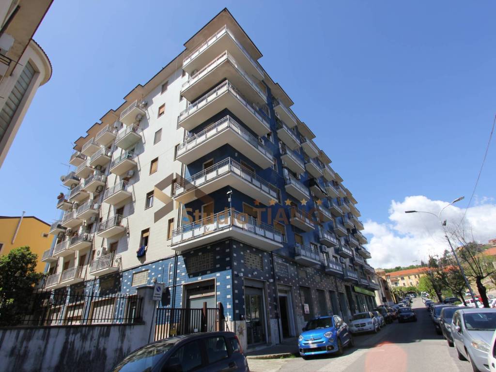 Appartamento a Cosenza in VIA FRANCESCO D'ACRI, 3 - Foto 2