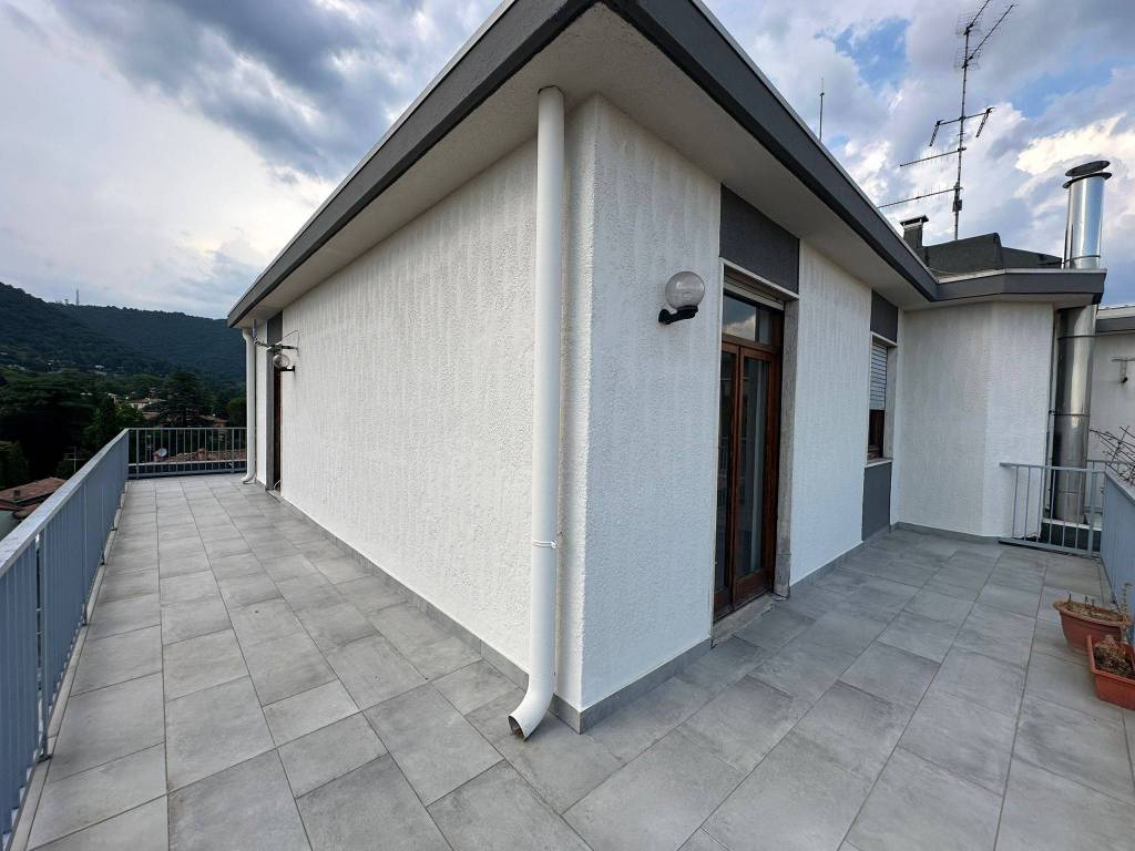 Attico / mansarda a Torre boldone in Piazza Papa Giovanni XXIII - Foto 3
