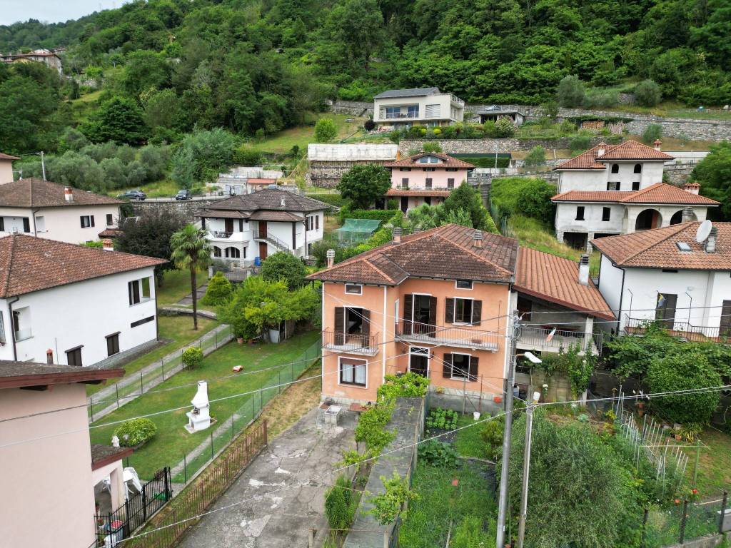 Villa a Gravedona ed uniti in Via Guasto - Foto 4