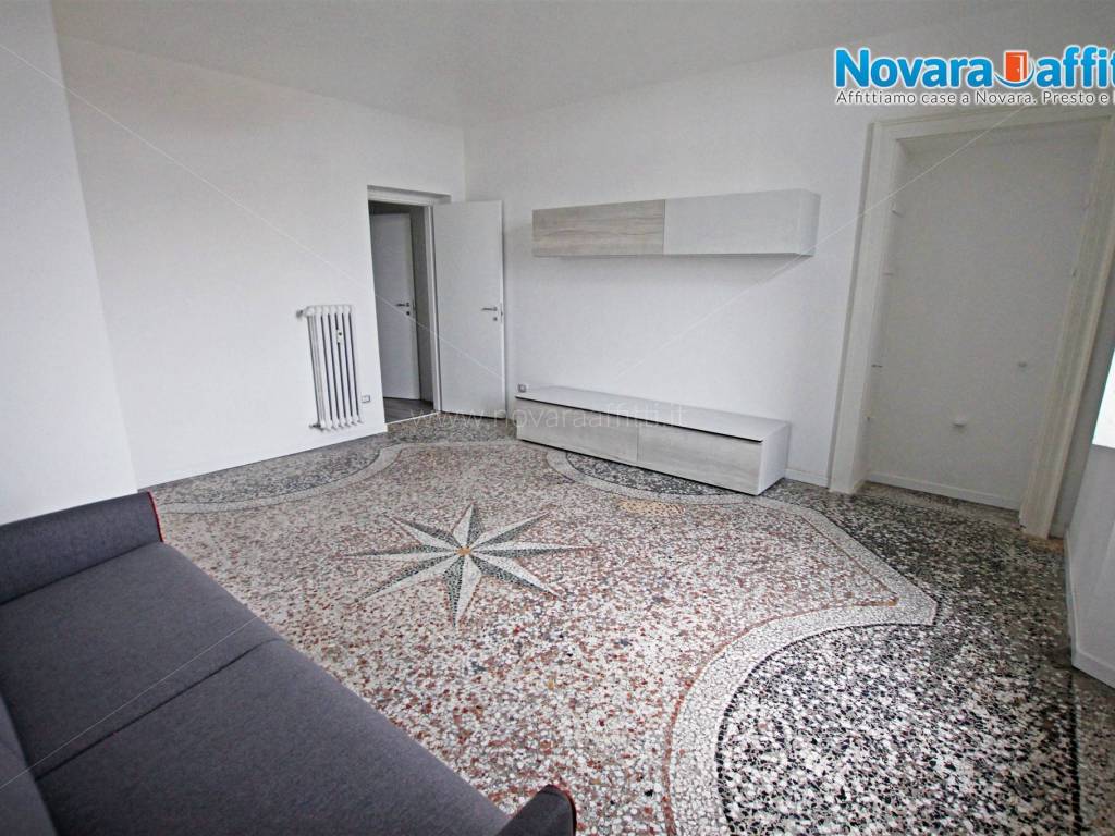 Appartamento a Novara in Piazza Giuseppe Garibaldi - Foto 2