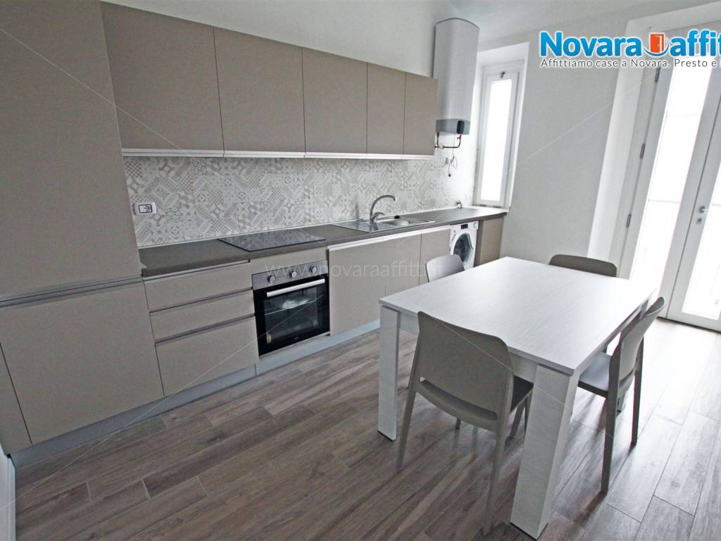 Appartamento a Novara in Piazza Giuseppe Garibaldi - Foto 5