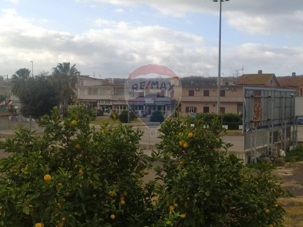 Villetta a schiera a Castel volturno in Via Domitiana, 33 - Foto 2