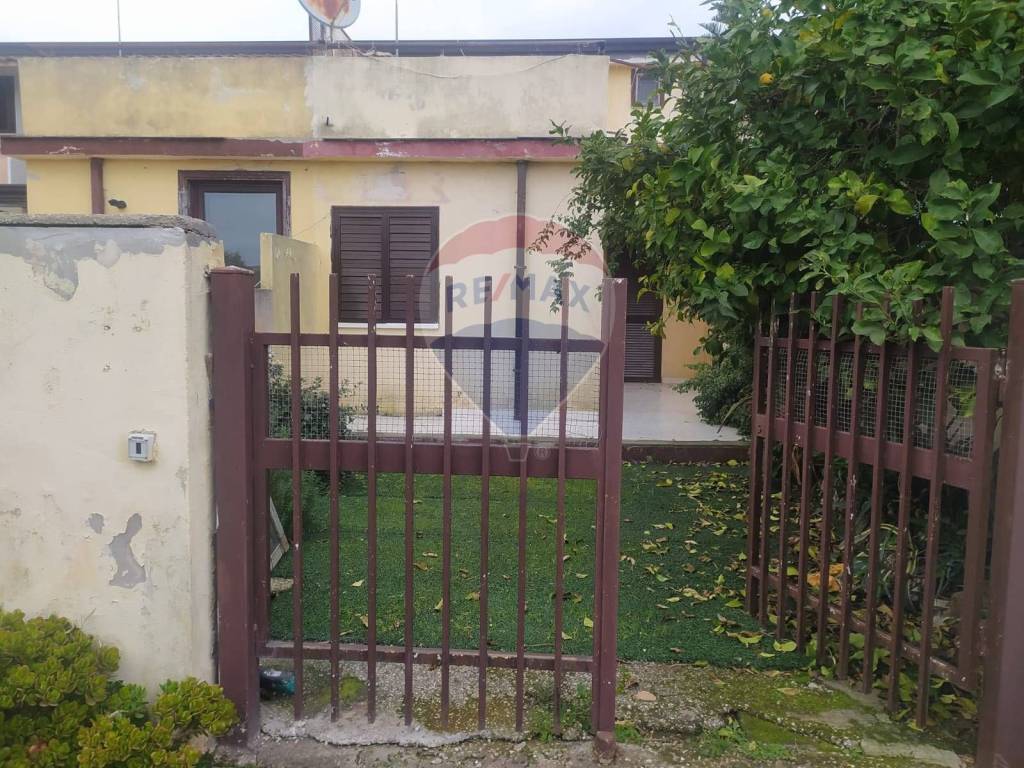 Villetta a schiera a Castel volturno in Via Domitiana, 33 - Foto 3