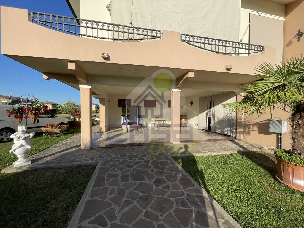 Casa indipendente a Dosolo in Via Frattini - Foto 2