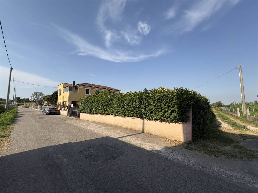 Casa indipendente a Badia polesine in Via Felice Chieregato - Foto 2