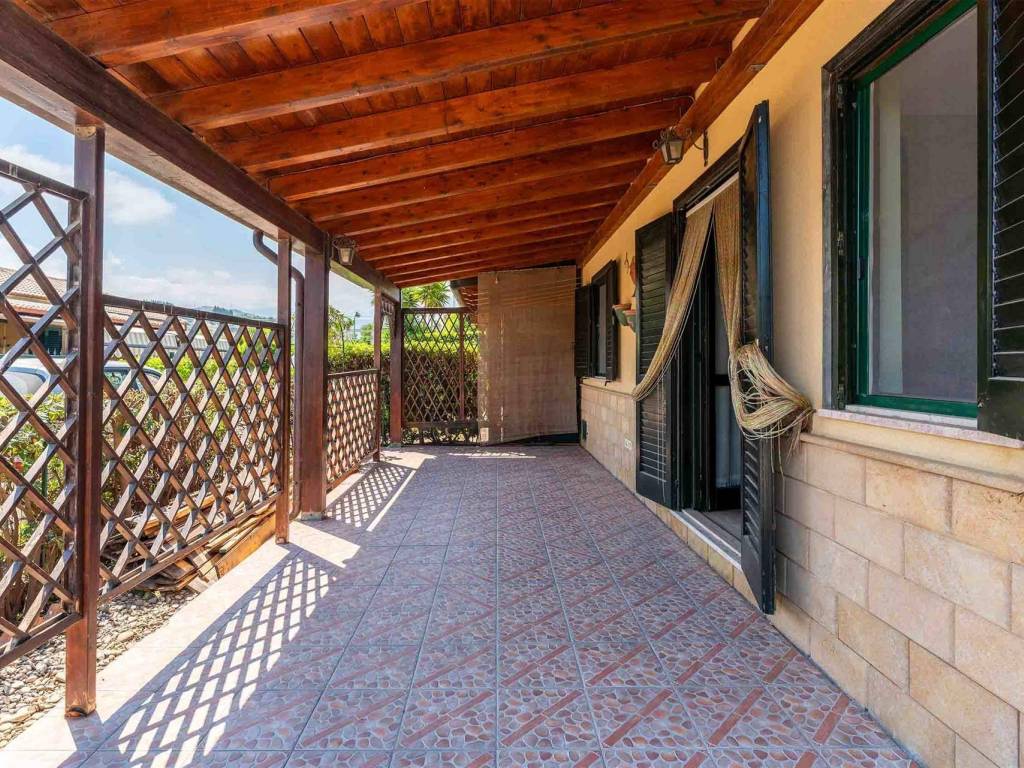 Villa a Campofelice di roccella in C.da Piana calzata - Foto 4