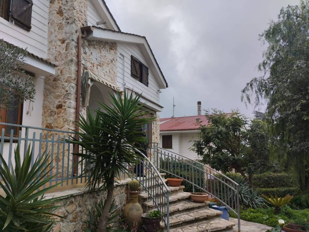 Villa a Statte in Viale Giuseppe Mazzini - Foto 3