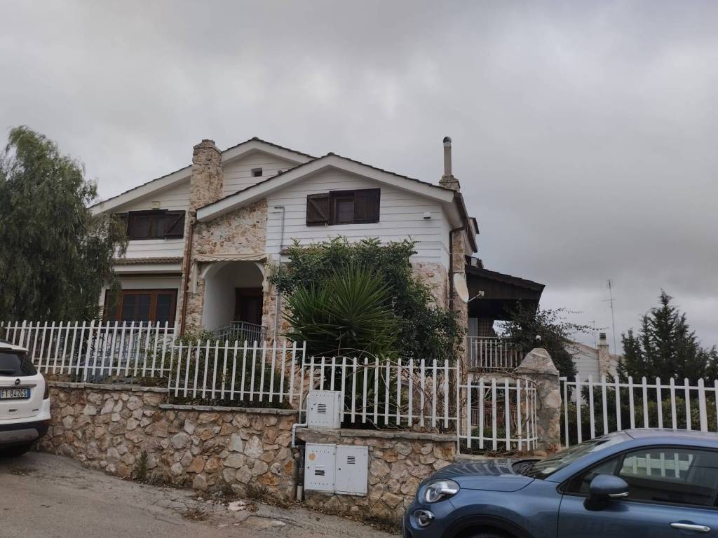 Villa a Statte in Viale Giuseppe Mazzini - Foto 4