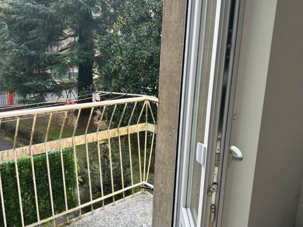 Appartamento a Malnate in Via Generale Luigi Cadorna - Foto 4