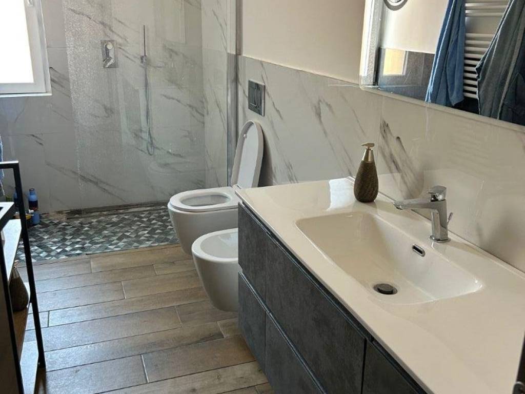 Appartamento a Malnate in Via Generale Luigi Cadorna - Foto 5