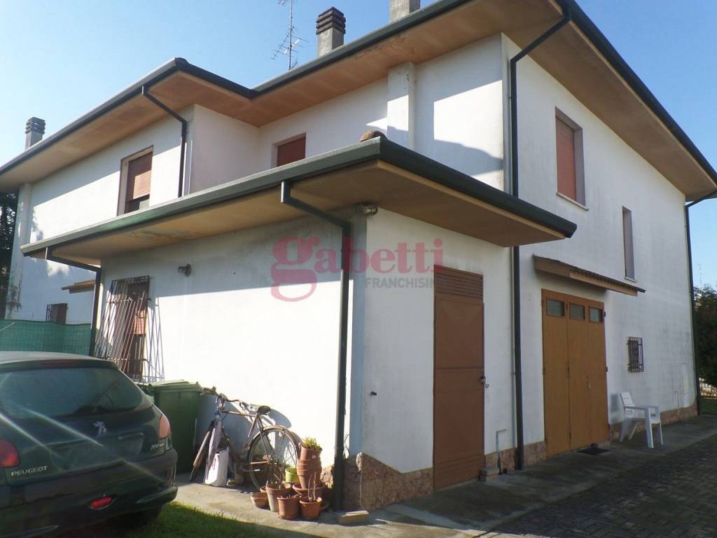 Villa a Bondeno in via Cilea, 8 - Foto 2