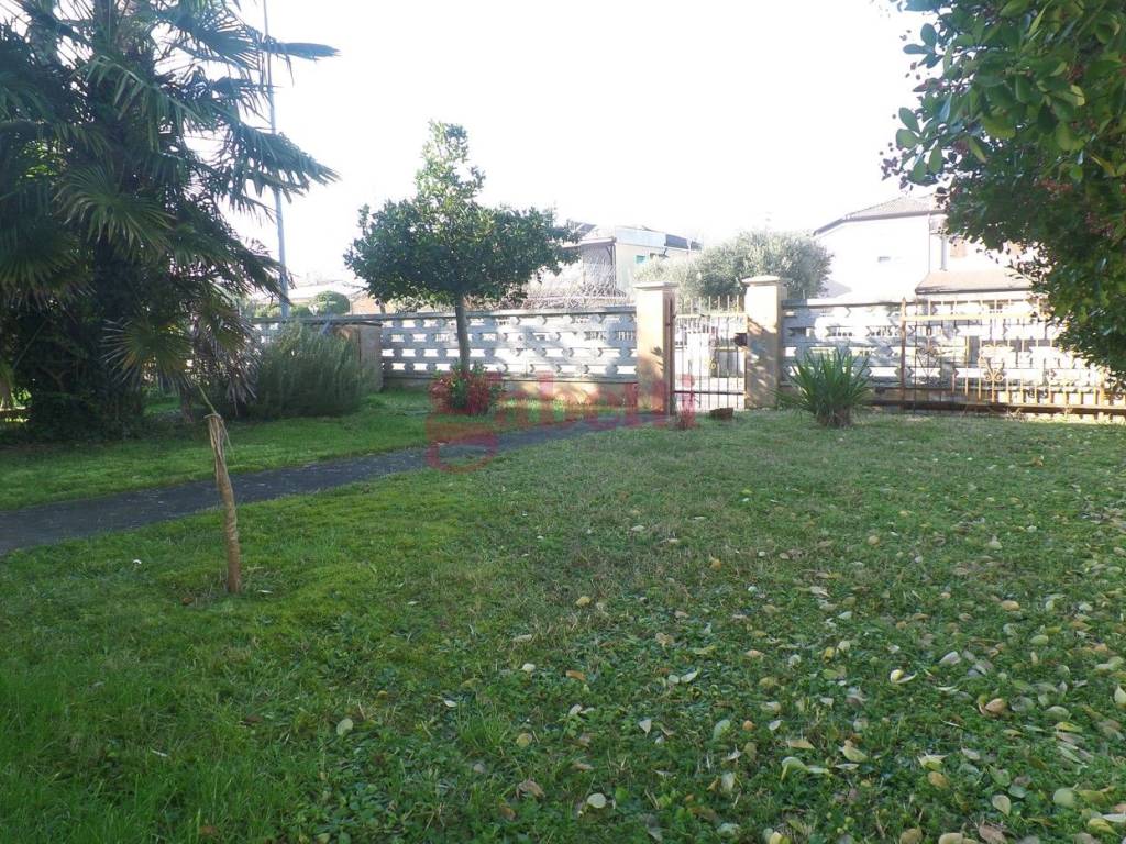 Villa a Bondeno in via Cilea, 8 - Foto 3