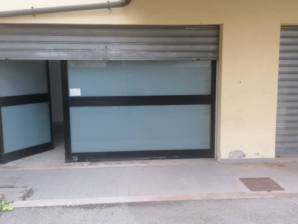 Box / garage a Spoltore in Via Veneto - Foto 2