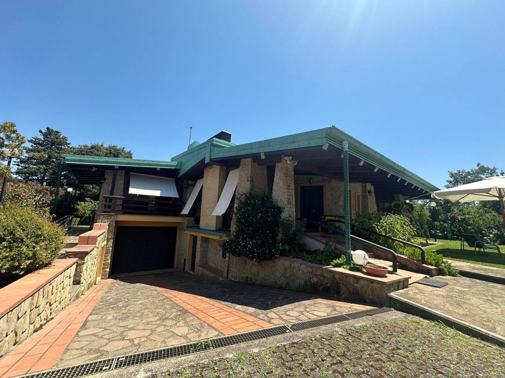 Villa a Aprilia in Via Siracusa - Foto 4