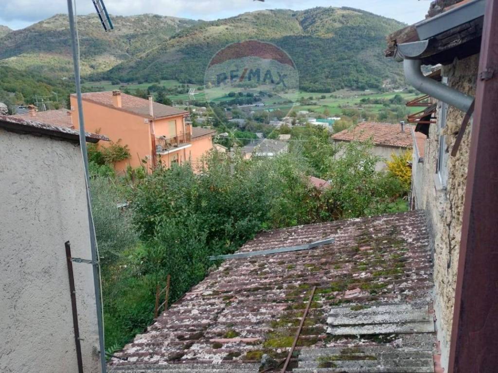 Casa indipendente a L'aquila in Via IV Areluca - Foto 2