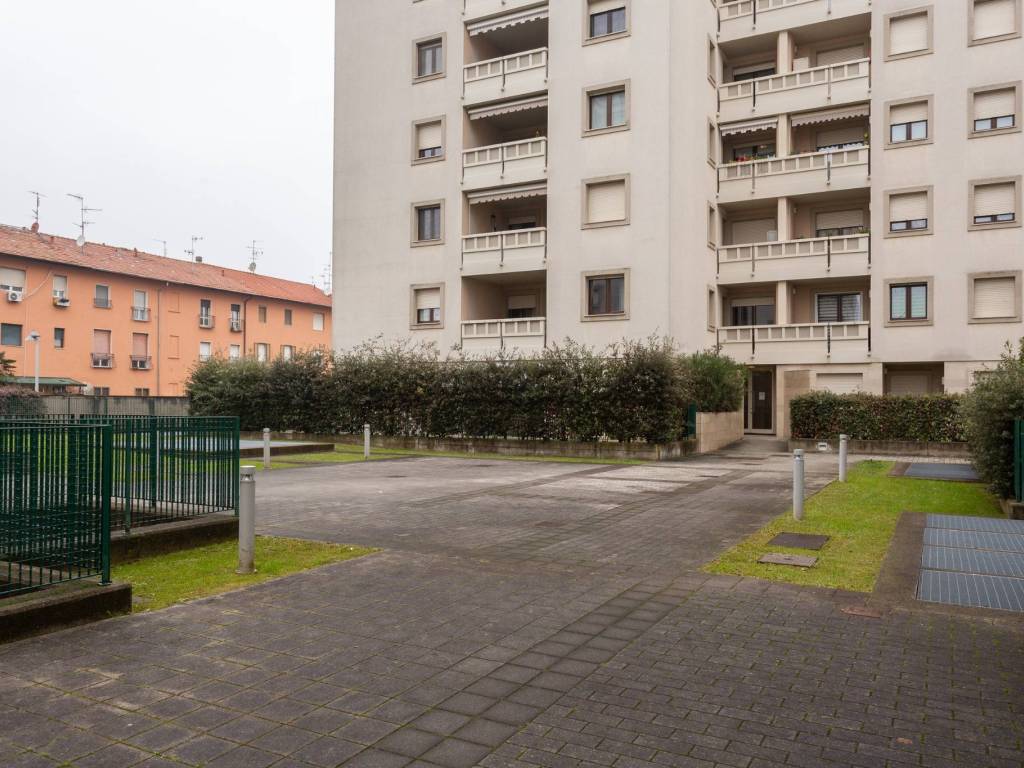 Appartamento a Caronno pertusella in Via Nino Bixio - Foto 5