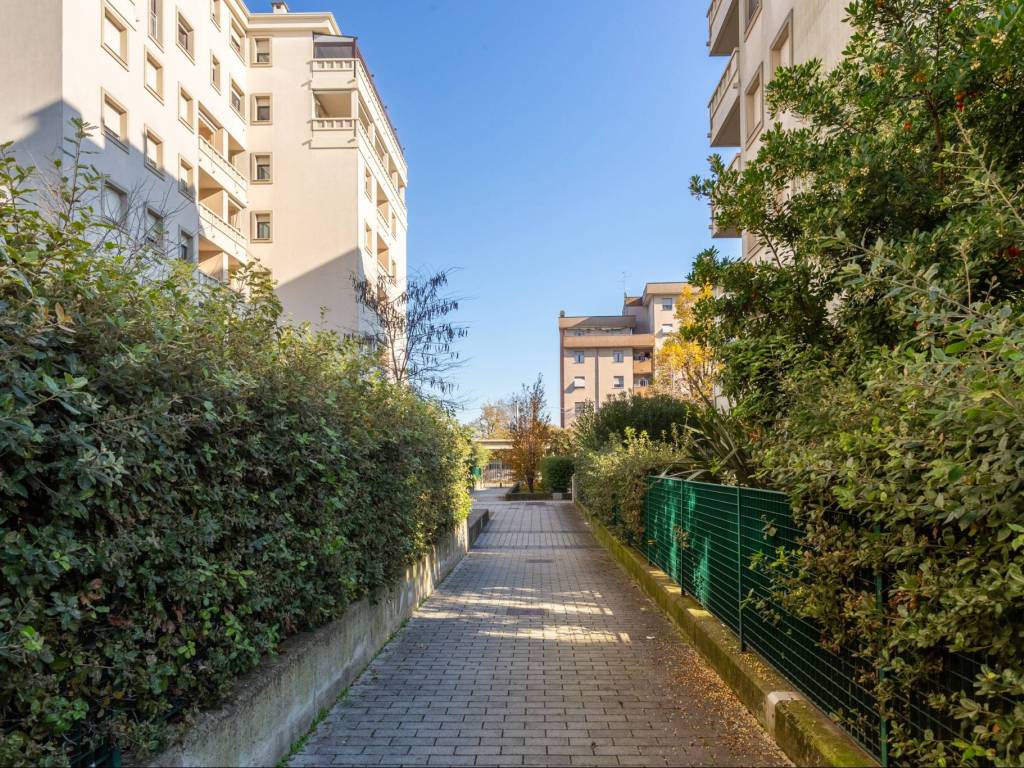 Appartamento a Caronno pertusella in Via Nino Bixio - Foto 4