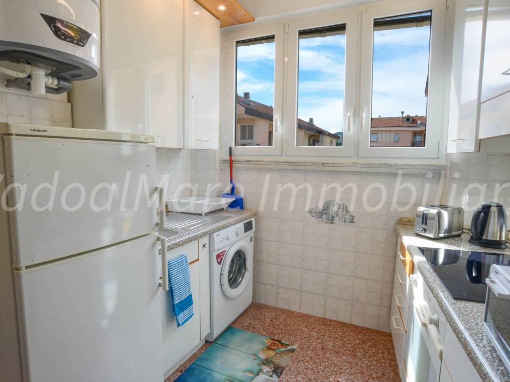 Appartamento a Savona in Via Carissimo e Crotti, 3 - Foto 3