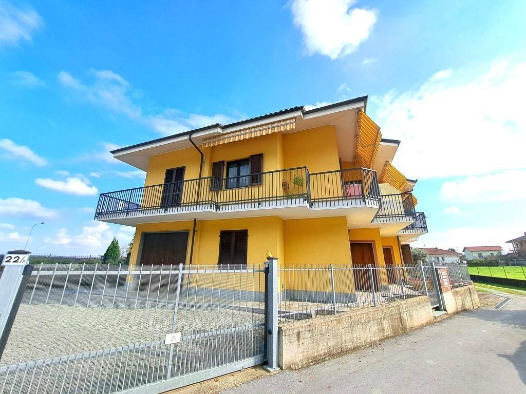 Appartamento a Revello in Via Envie, 22 - Foto 2