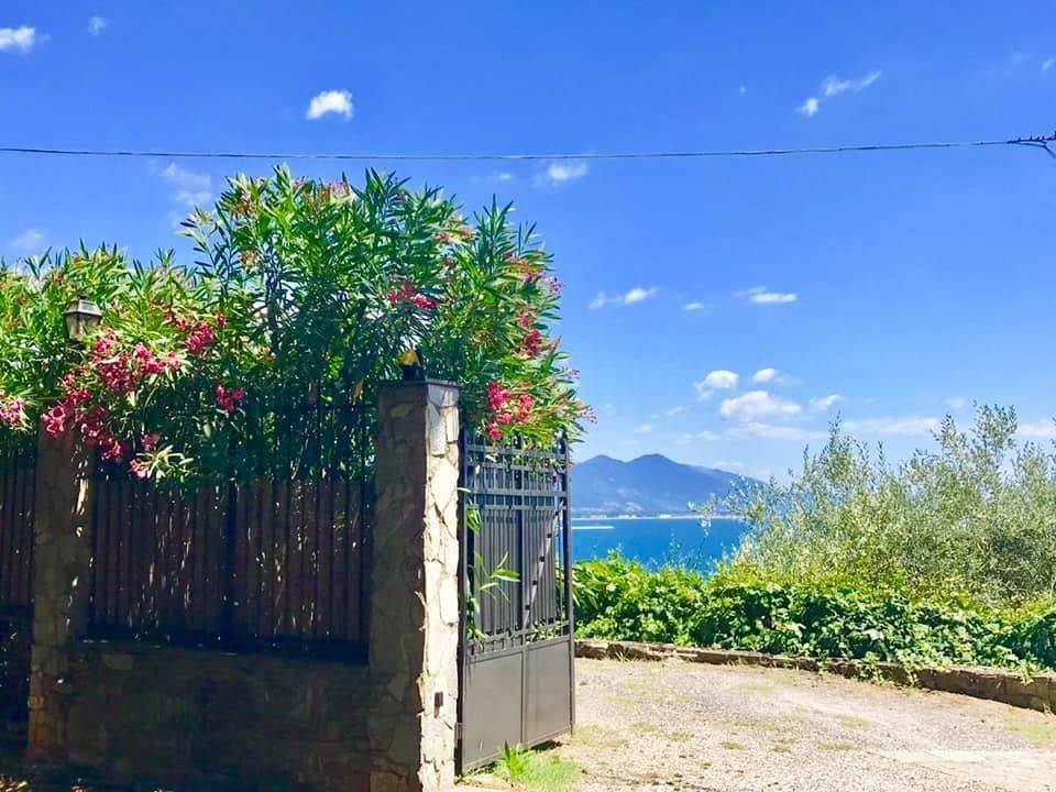 Villa a Ameglia in Via Punta Bianca - Foto 2