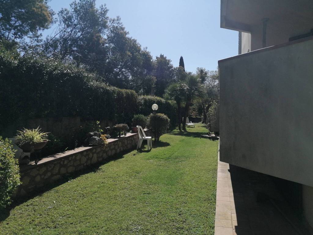 Villa a Lamezia terme in Via Concetta Floro, 2 - Foto 3
