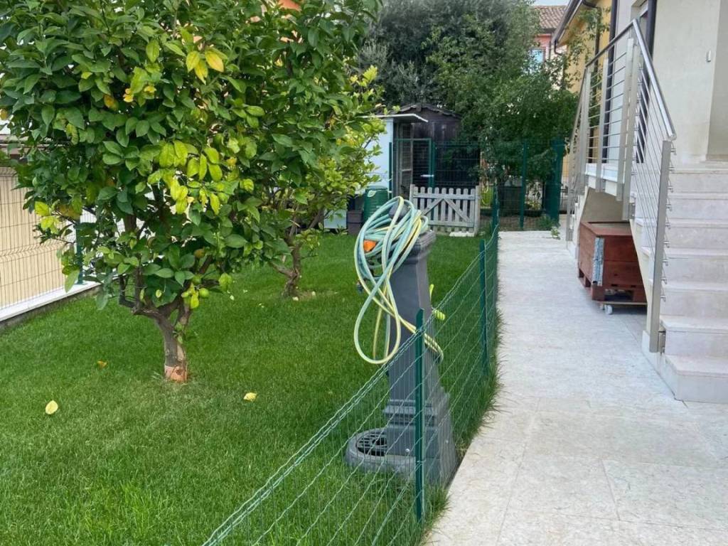 Villa a Desenzano del garda in Via Pratomaggiore - Foto 2