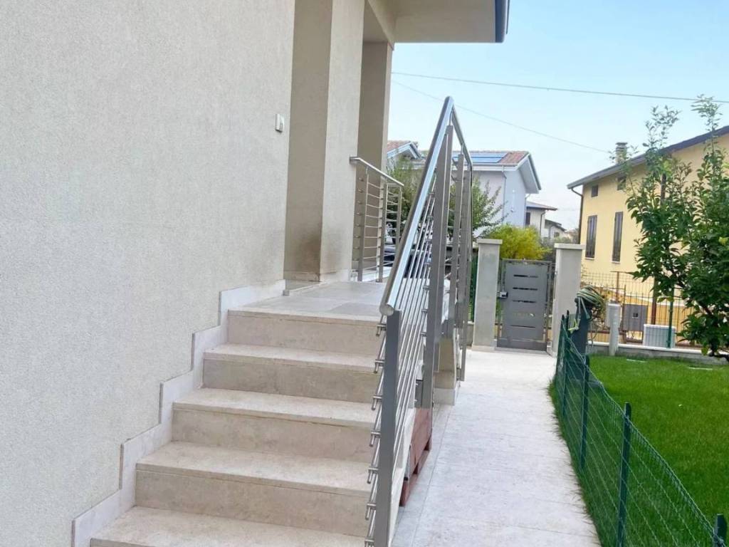 Villa a Desenzano del garda in Via Pratomaggiore - Foto 3