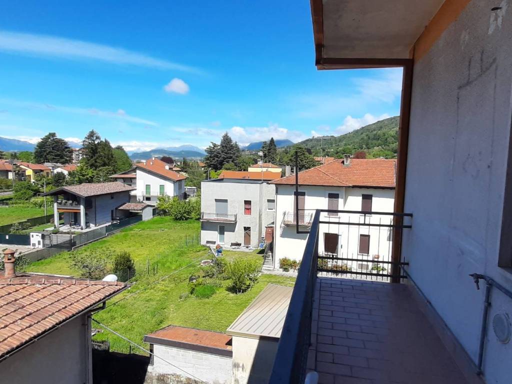 Appartamento a Gavirate in Via D. Buzzi, 14 - Foto 4
