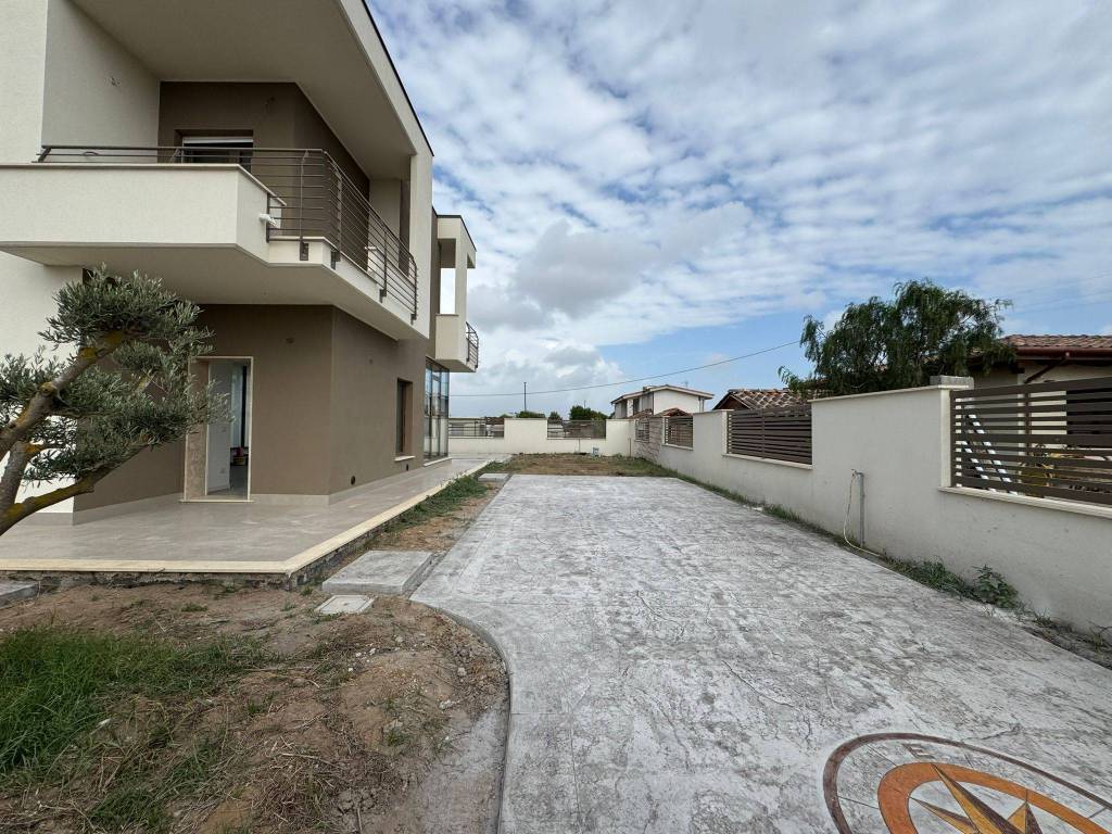 Villa a Aprilia in Via Aterno - Foto 2