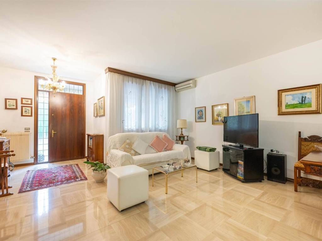 Appartamento a Mirano in VIA MATTEOTTI, 25 - Foto 2
