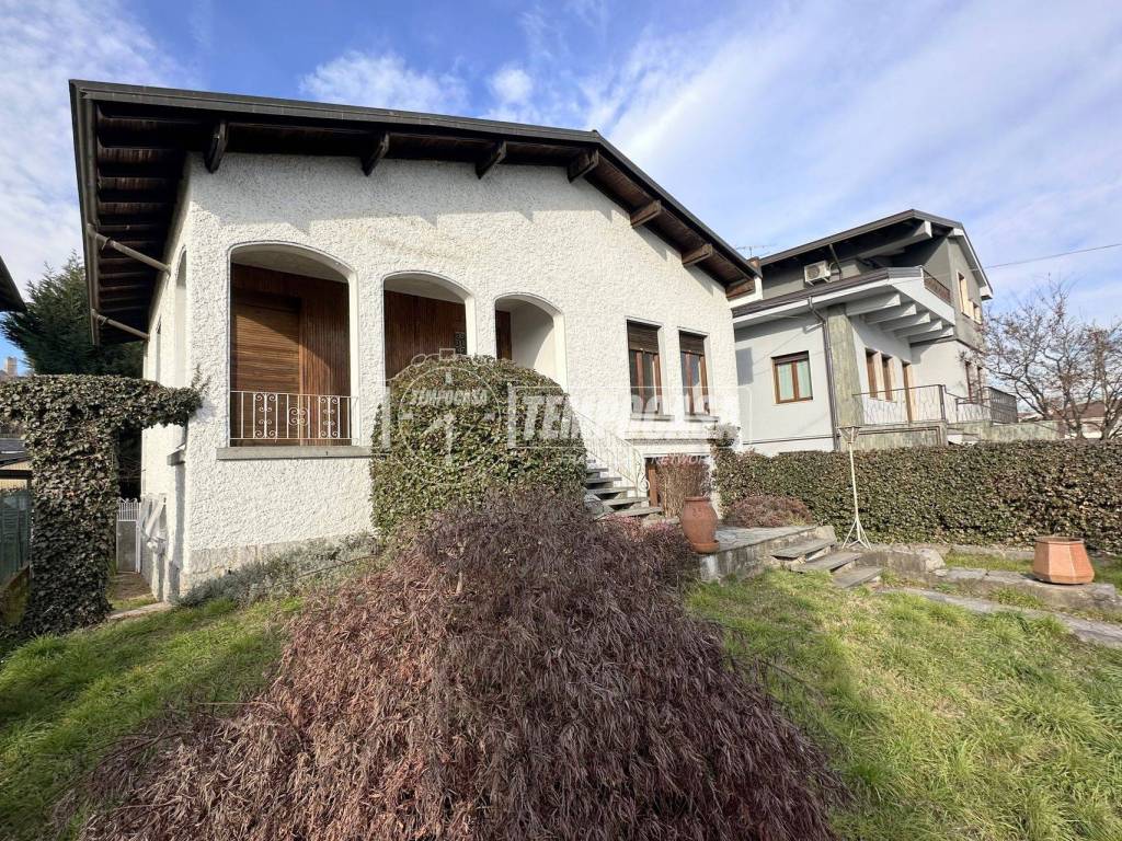 Casa indipendente a Gattinara in Viale Guglielmo Marconi - Foto 4