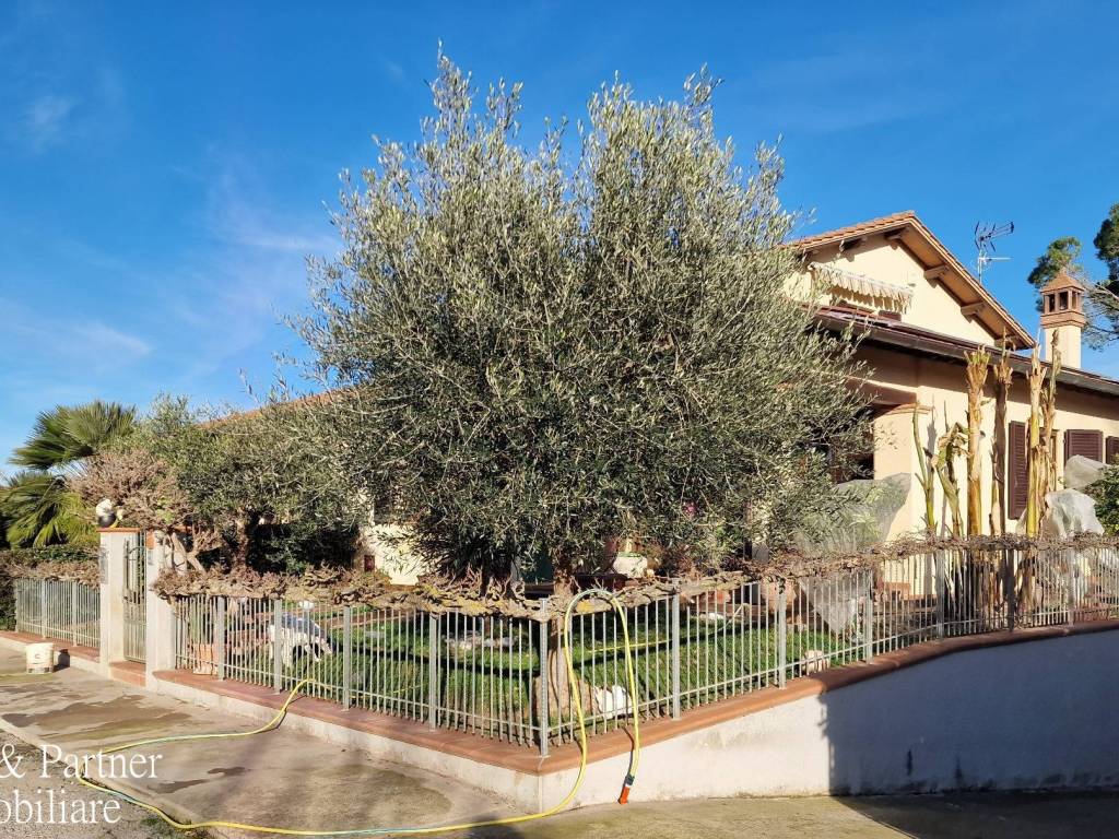 Villa a Castiglione del lago in Viale Milano - Foto 2